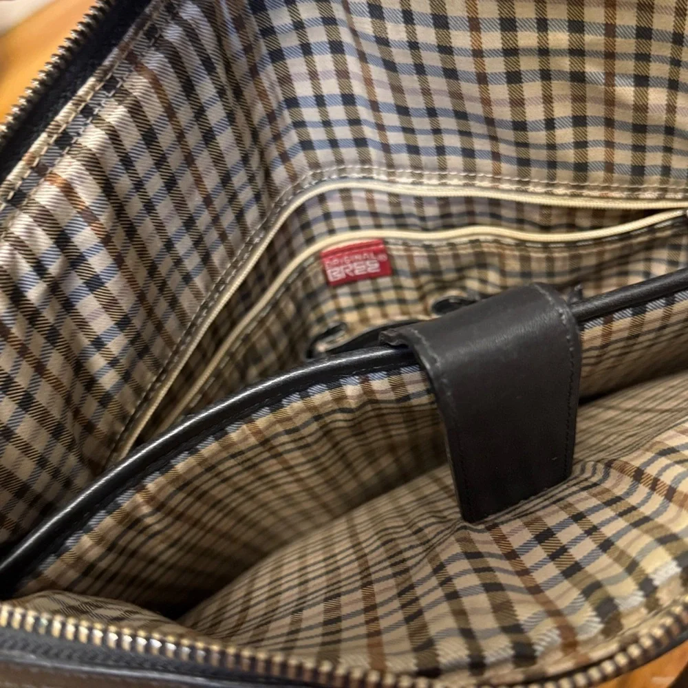 BREE BLACK LEATHER MESSENGER BAG EUC VINTAGE